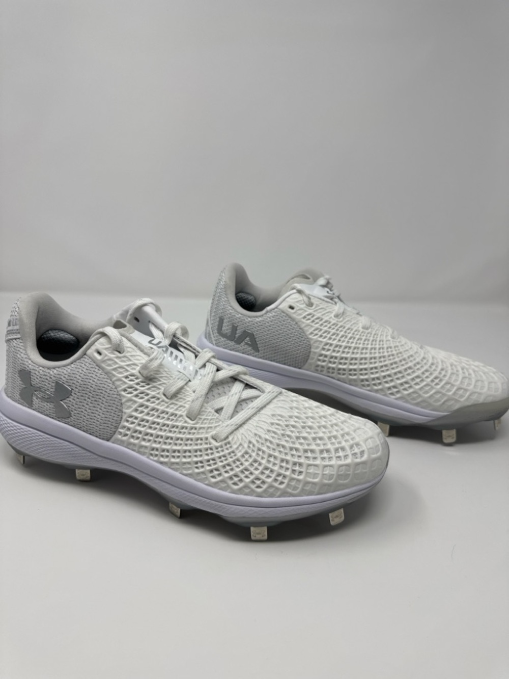 Under Armour UA Glyde 2 MT Women’s Softball Cleats White Silver 9 NWT
